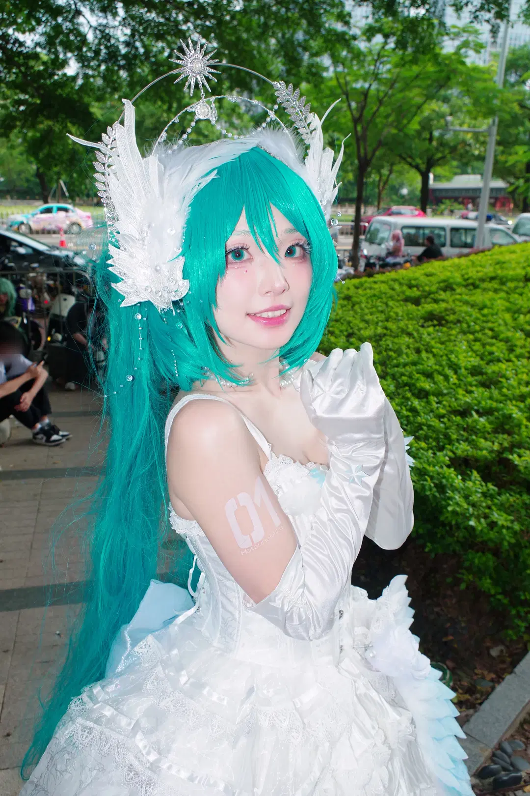【初音ミク コスプレ】ホタルACGエキスポの花嫁ミク、夢見る白ドレスと青緑のツインテール - 空鱼瓶 - 2枚目