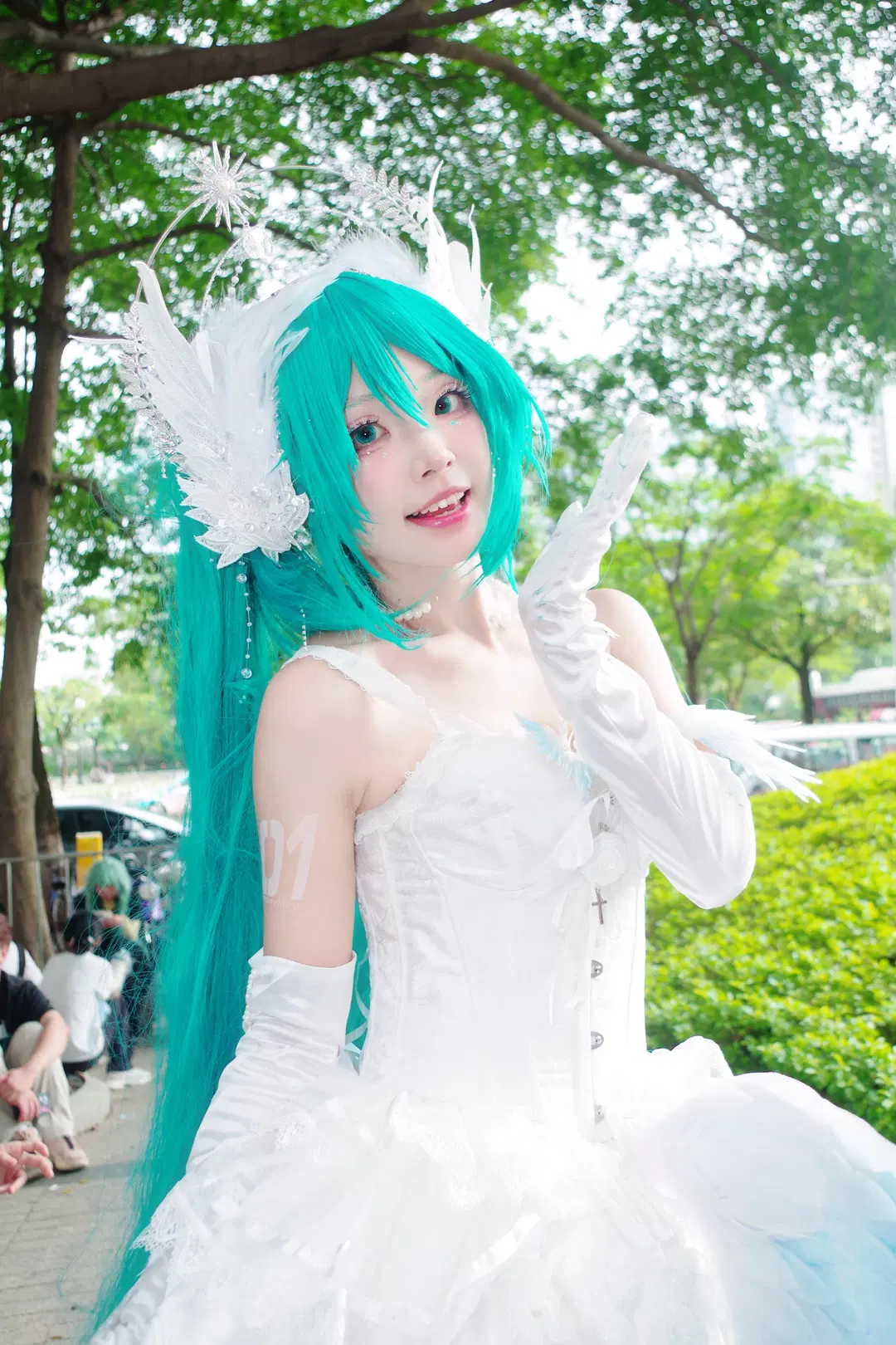 【初音ミク コスプレ】ホタルACGエキスポの花嫁ミク、夢見る白ドレスと青緑のツインテール - 空鱼瓶 - 5枚目