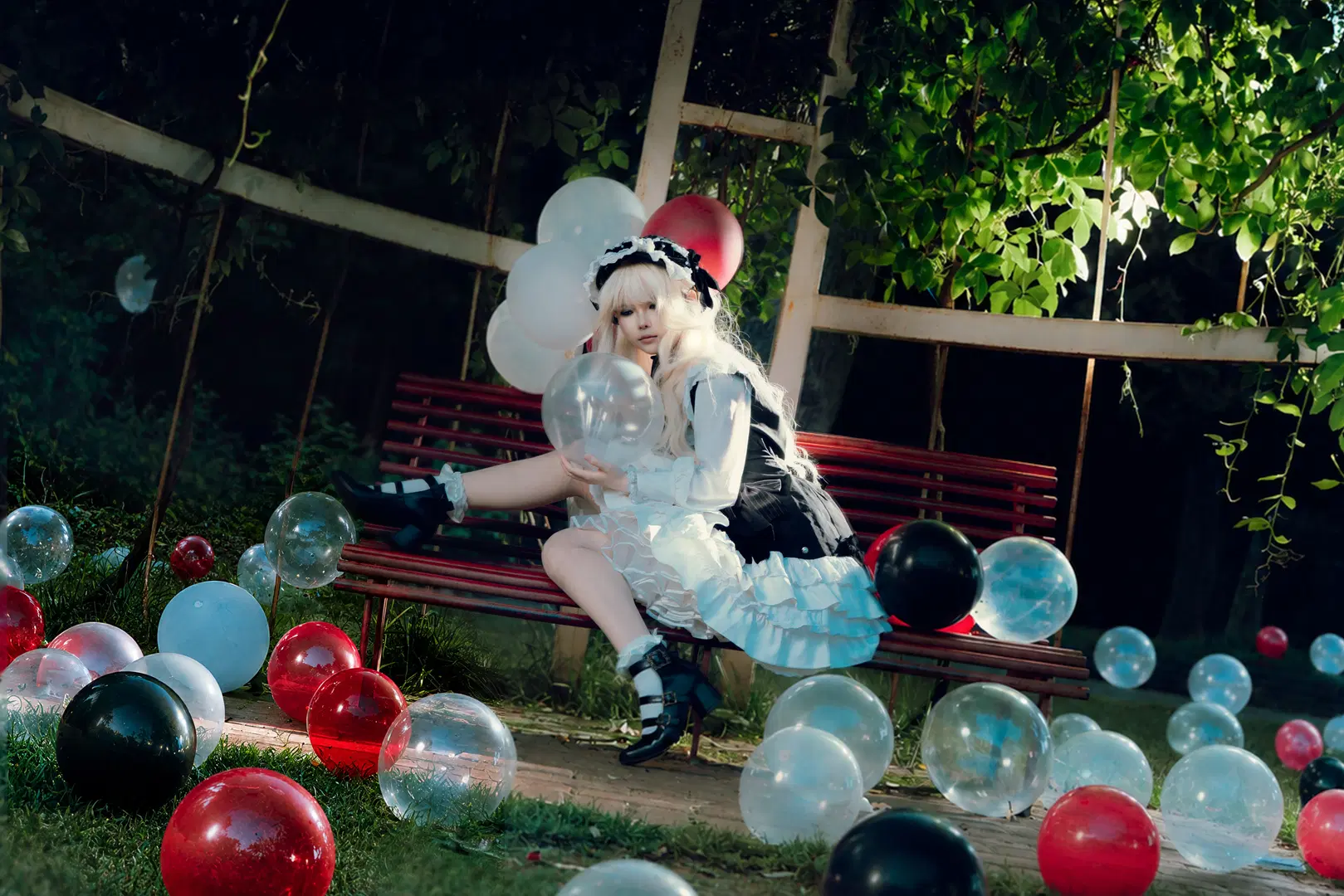 二次元cosplay, Lolita攝影, 外景正片, 白絲襪, 輕哥特風
