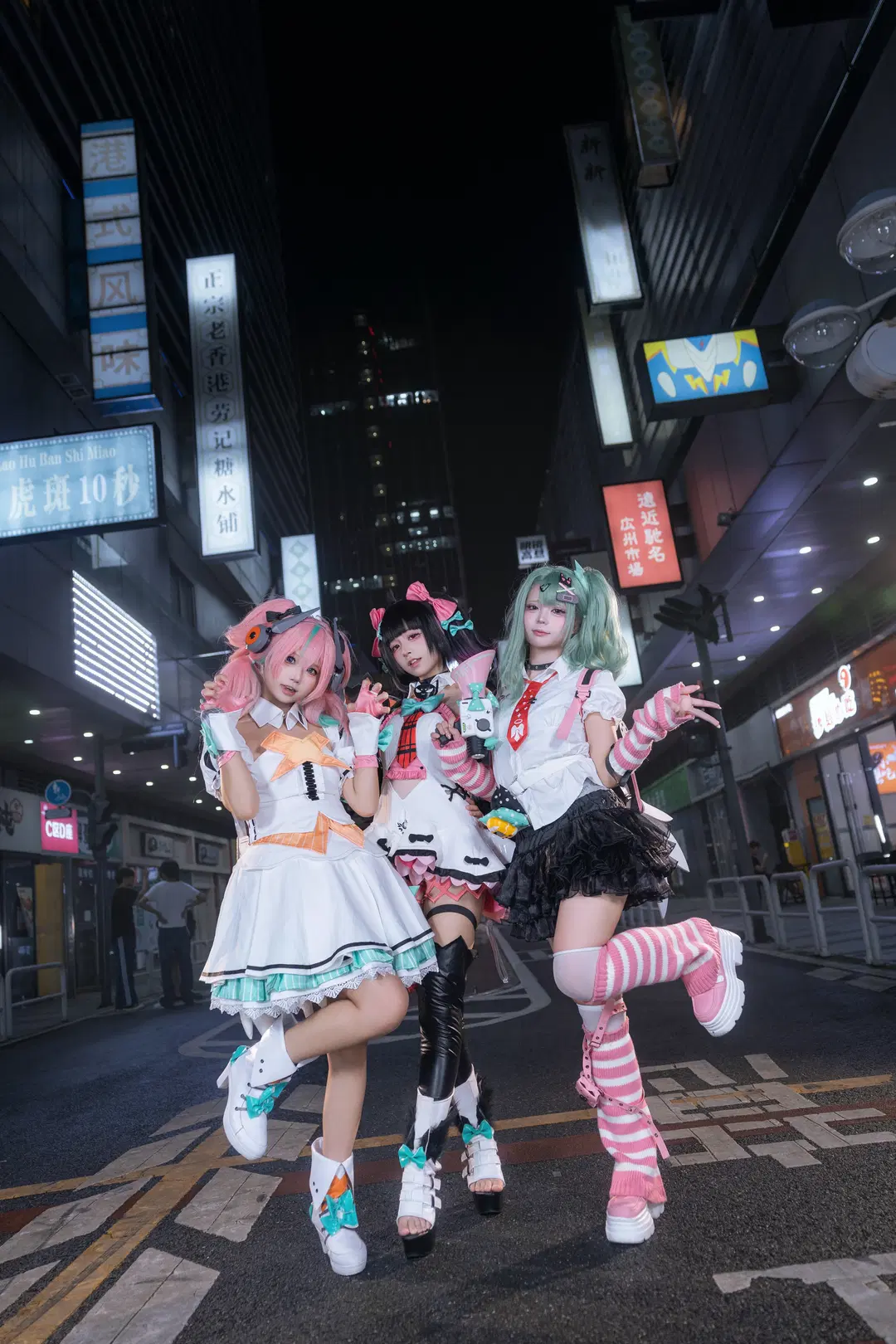 【爱芮cos】绝区零三小只的夜晚街头出片记录 - 極樂二號機 - 第2张
