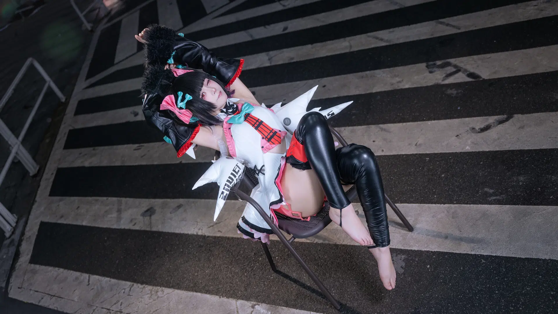 [Nangong Yu cosplay] Zenless Zone Zero's Night Street Zebra Crossing Gap Moe Experience by 極樂二號機 - Image 4