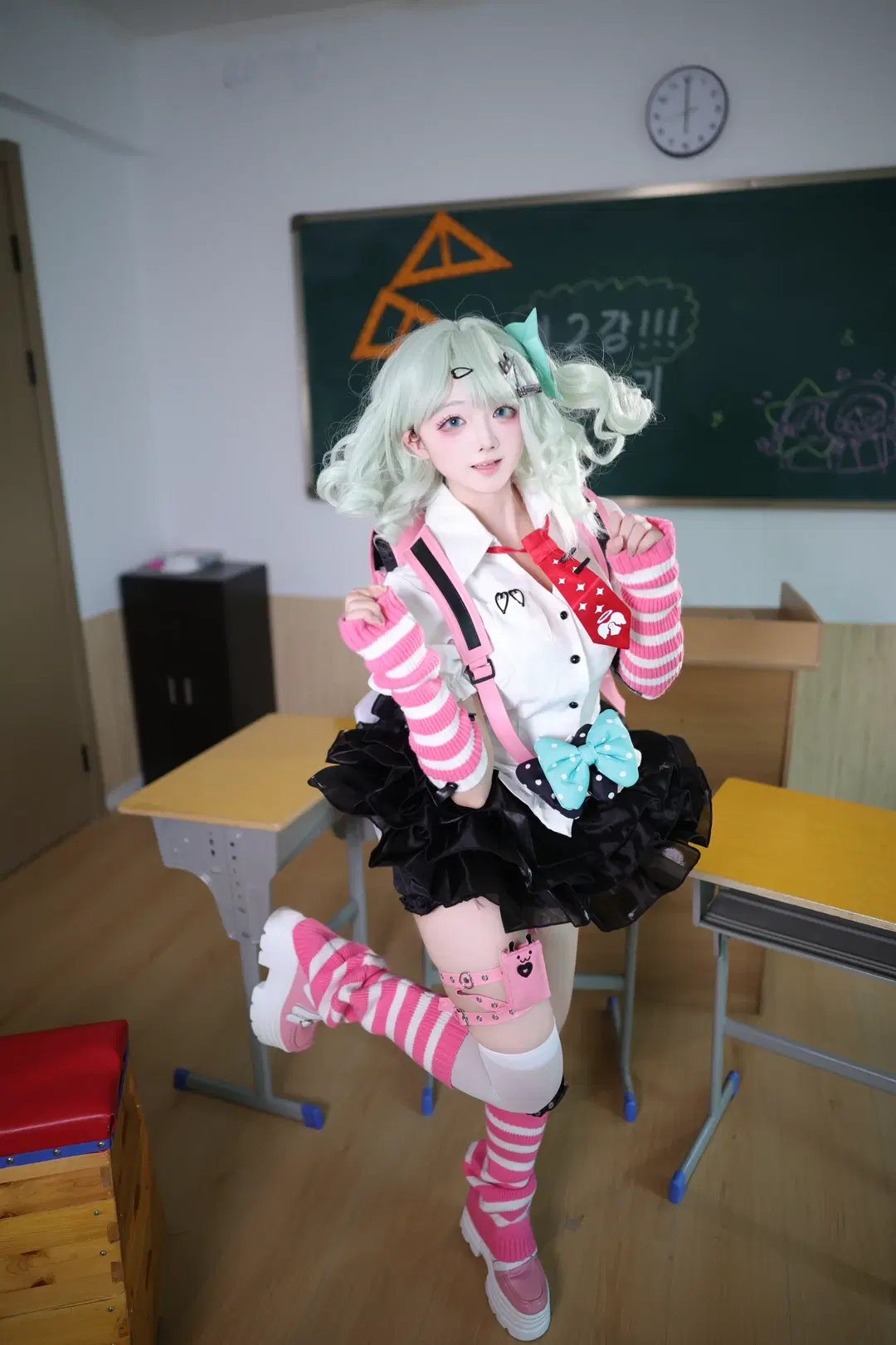 【千夏 コスプレ】教室に佇むピンクと白のボーダー少女 - 晚星 - 3枚目
