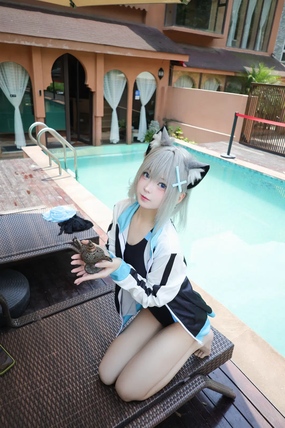 [Shiroko Sunaookami Cosplay] Blue Archive: Summer Swimming Class by 晚星 - Image 2