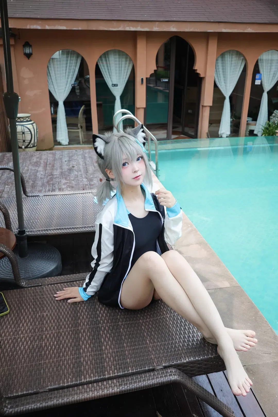 [Shiroko Sunaookami Cosplay] Blue Archive: Summer Swimming Class by 晚星 - Image 3