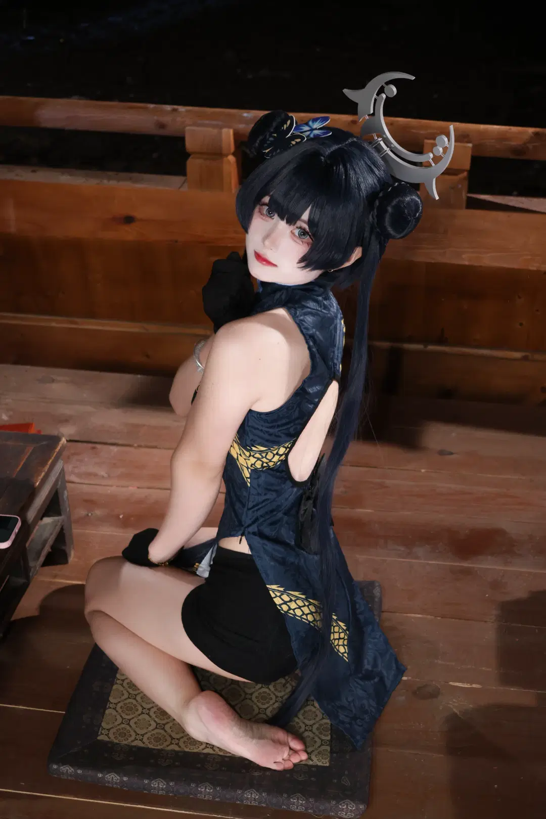 [Misaki cosplay] Blue Archive: Dragon-Embroidered Qipao Veiled in Night by 晚星 - Image 3