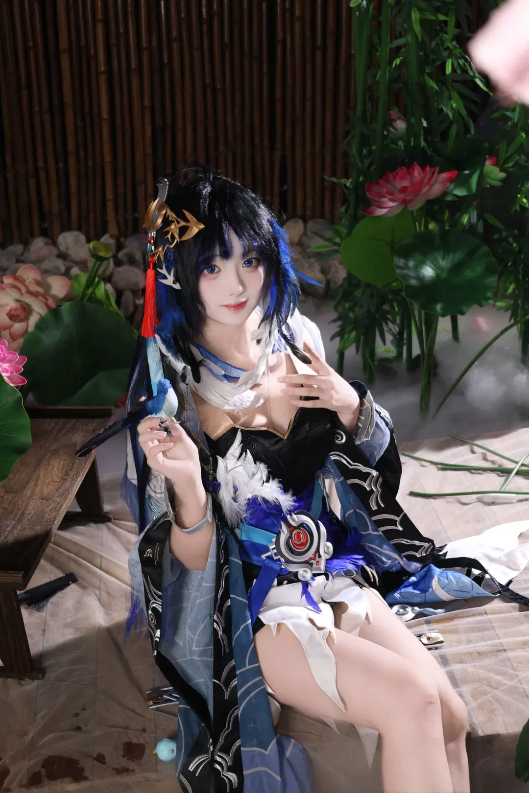 Mid-Autumn Atmosphere at Its Peak: Wuthering Waves Inspired Cosplay Outfit by 晚星 - Image 4