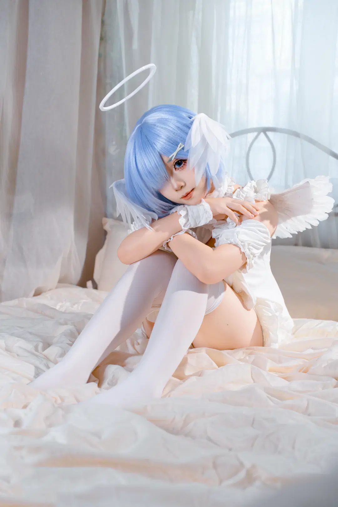 [Rem cosplay] Sweet Angel Styling: Dreamy Harmony of White Stockings and Feathered Wings by pzzz - Image 4