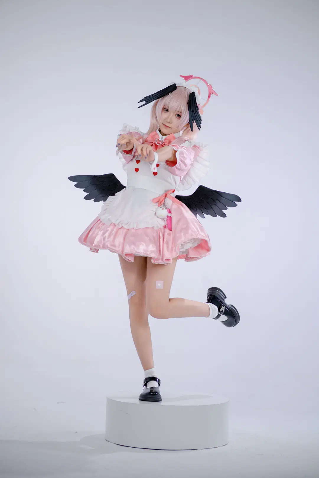 ブルーアーカイブ, メイド服, 下江コハル コスプレ, 二次元コスプレ, 可愛い女の子のポートレート