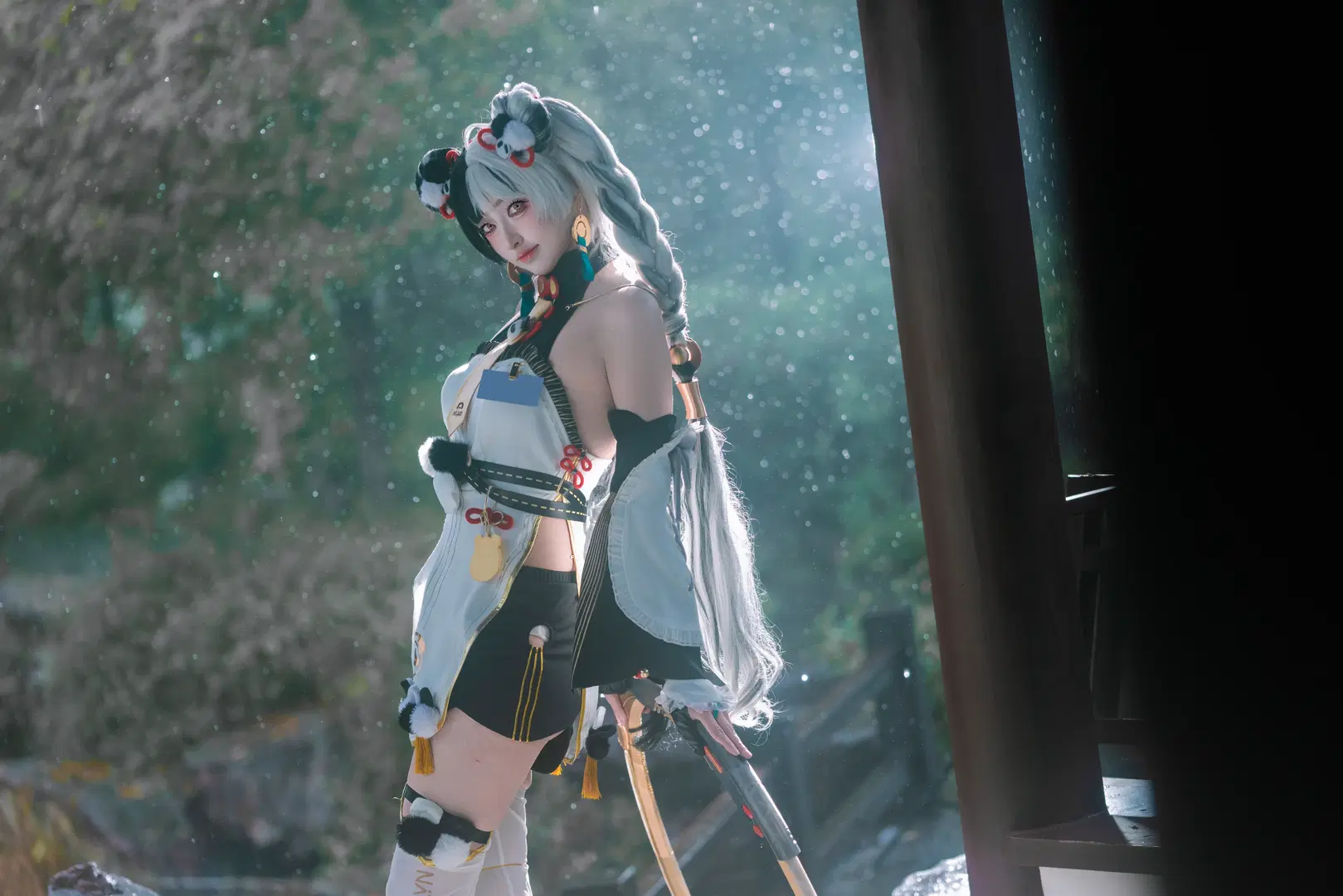 【琉音cos】绝区零琉音复刻，园林里的黑白双色战斗少女 - lulu吃上热干面了 - 第6张