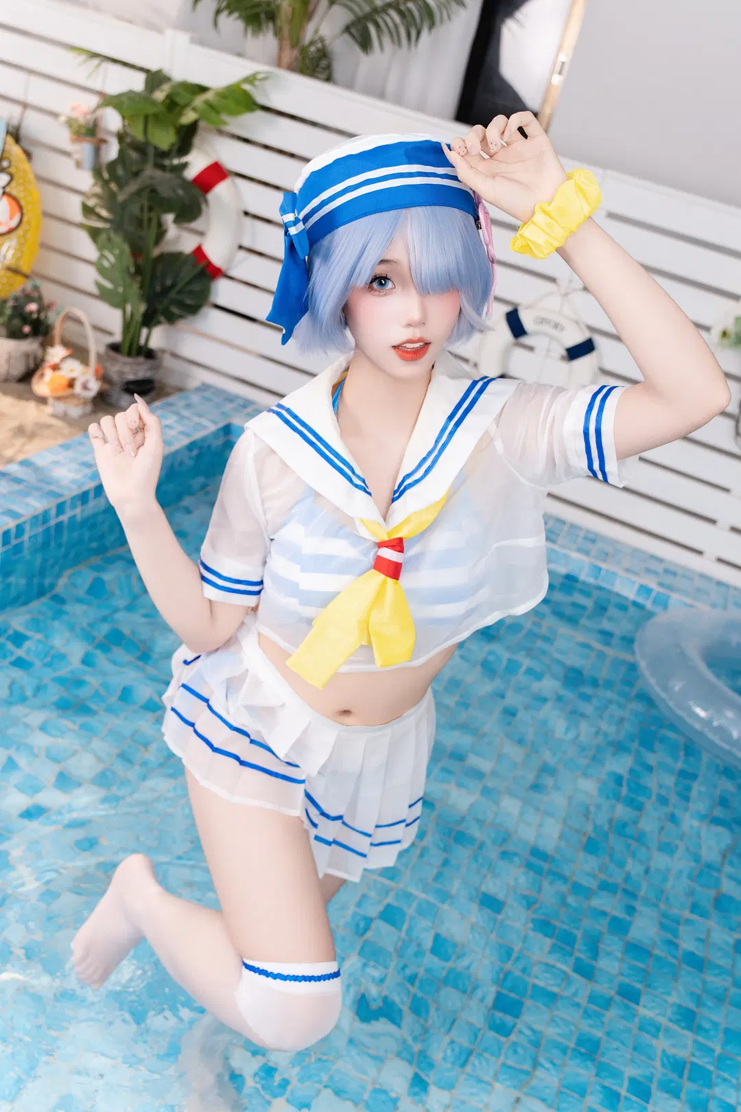 泳池边的蓝色水手服白丝写真 - 米三华（线下授课） - 第3张