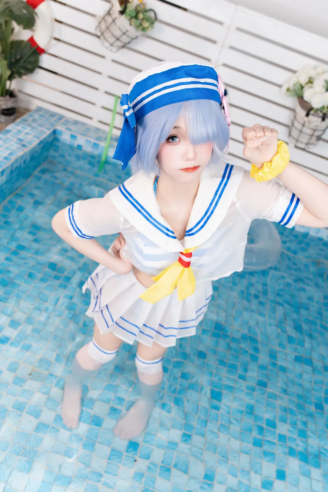 泳池边的蓝色水手服白丝写真 - 米三华（线下授课） - 第4张