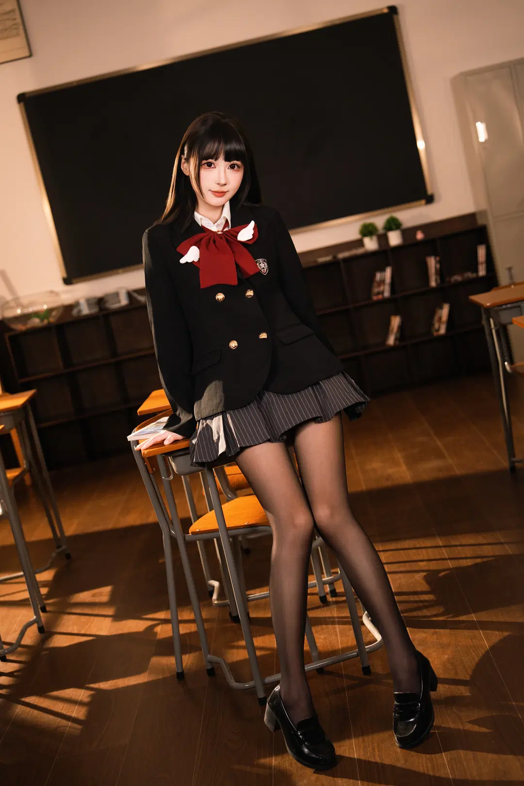 校园写真, 教室拍照, 黑丝长腿, 制服cos, 英伦学院风