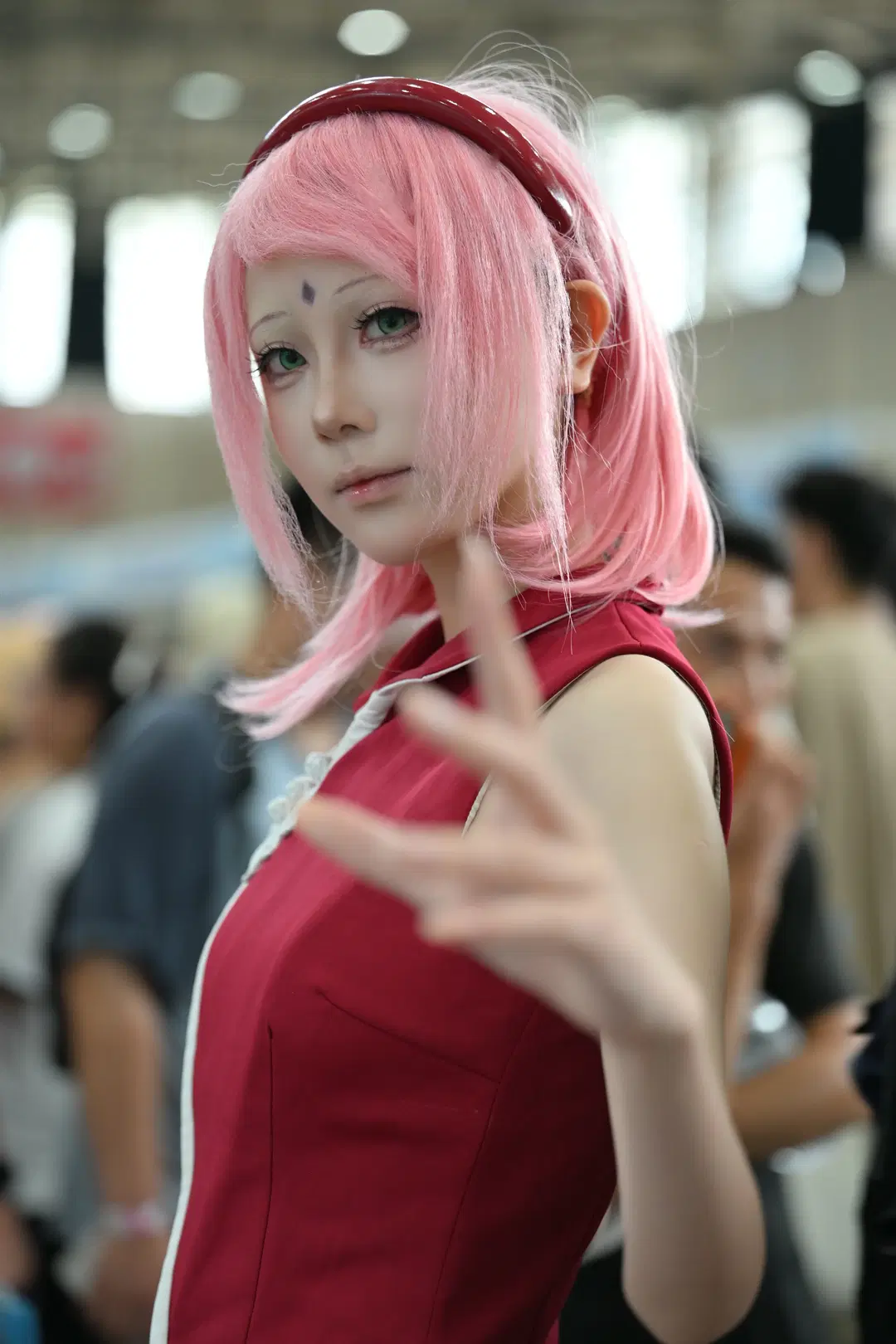 【春野サクラコスプレ】ピンク髪に真紅のチャイナドレス、木ノ葉のくノ一が魅せる新たな中国風アレンジ - 小非 - 2枚目