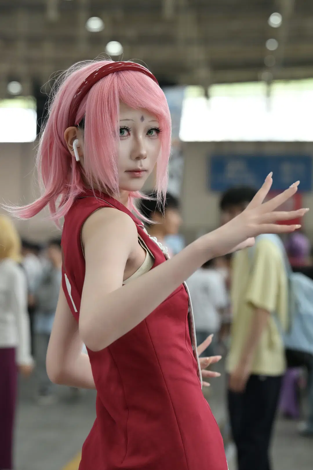 【春野サクラコスプレ】ピンク髪に真紅のチャイナドレス、木ノ葉のくノ一が魅せる新たな中国風アレンジ - 小非 - 3枚目