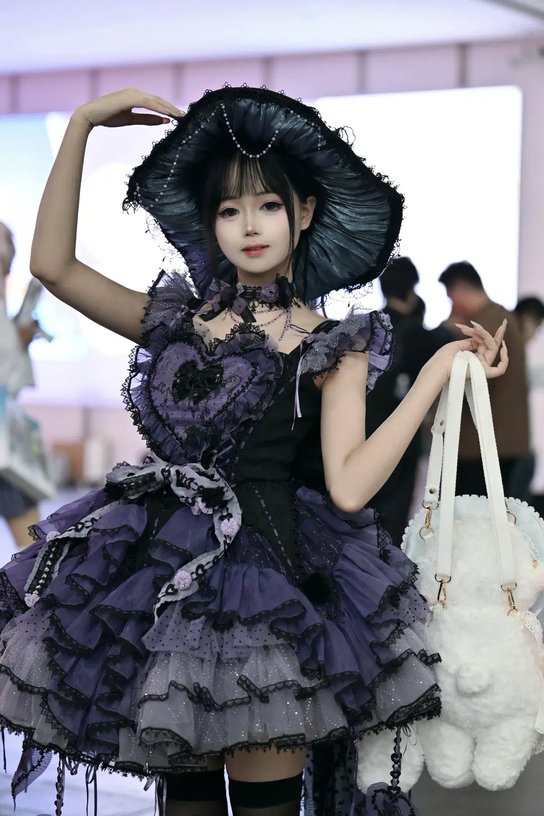 暗紫系哥特洛丽塔，巨型大檐帽搭黑丝，神秘优雅感拉满 - 小非 - 第6张