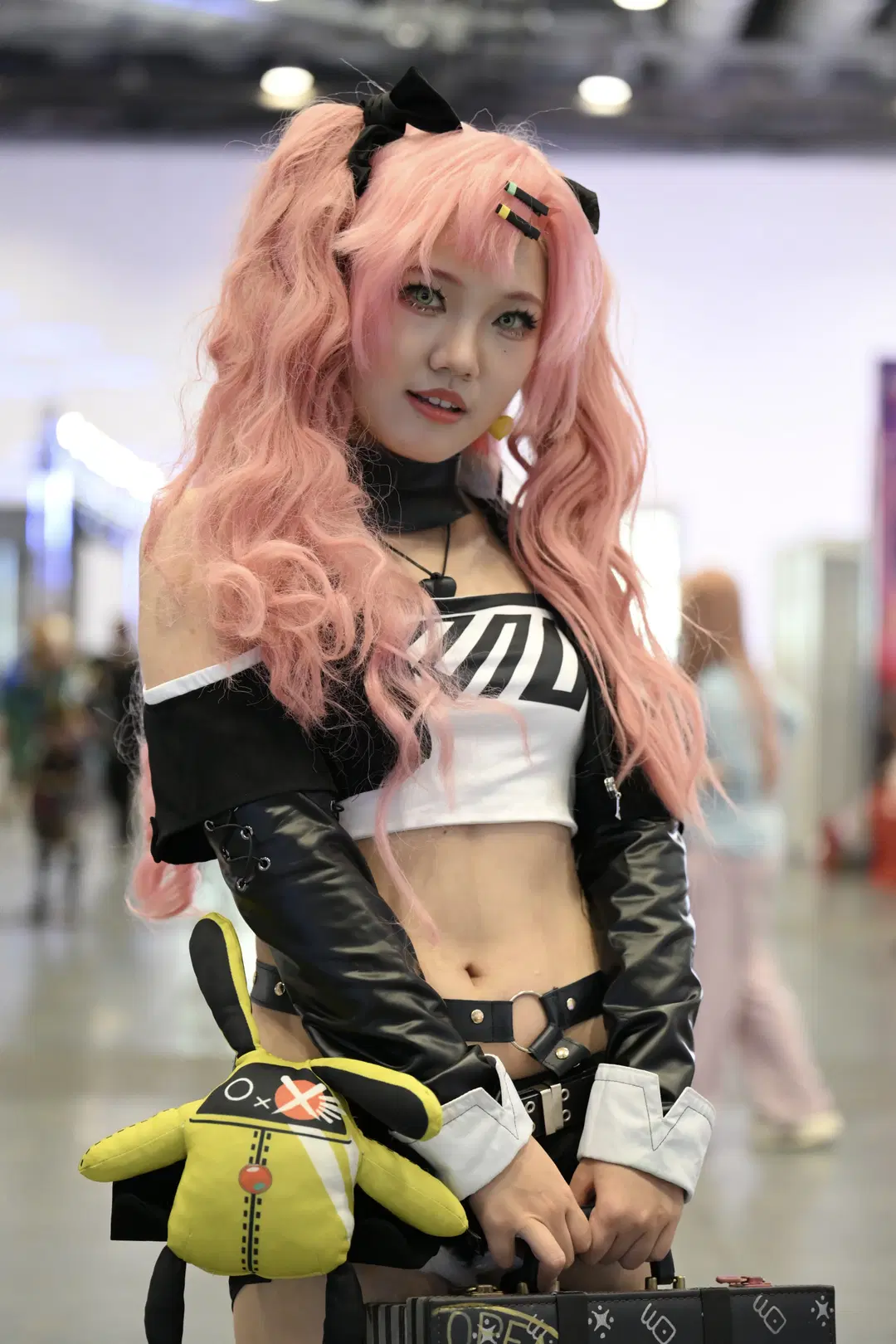 Convention Photos Collection: Multi-Style Coordinates Across Sweet-Cool Techwear and Fluffy Soft Aesthetics by 小非 - Image 2