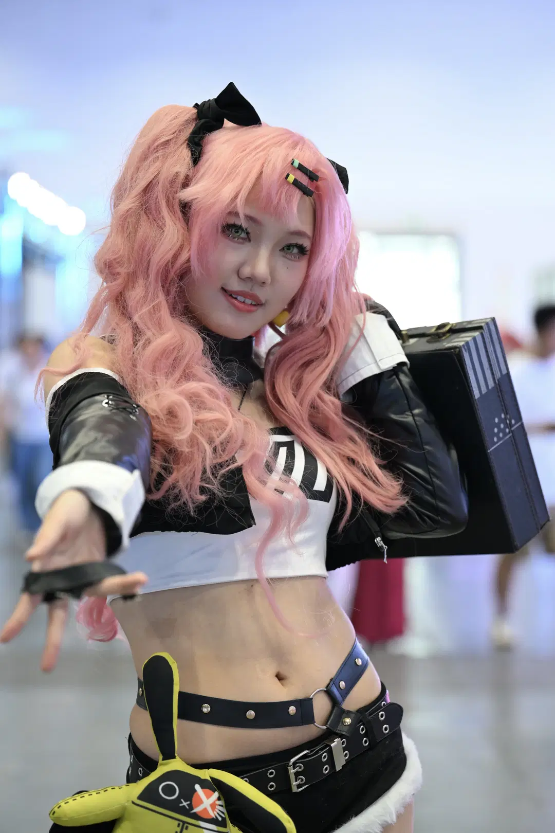 Convention Photos Collection: Multi-Style Coordinates Across Sweet-Cool Techwear and Fluffy Soft Aesthetics by 小非 - Image 3