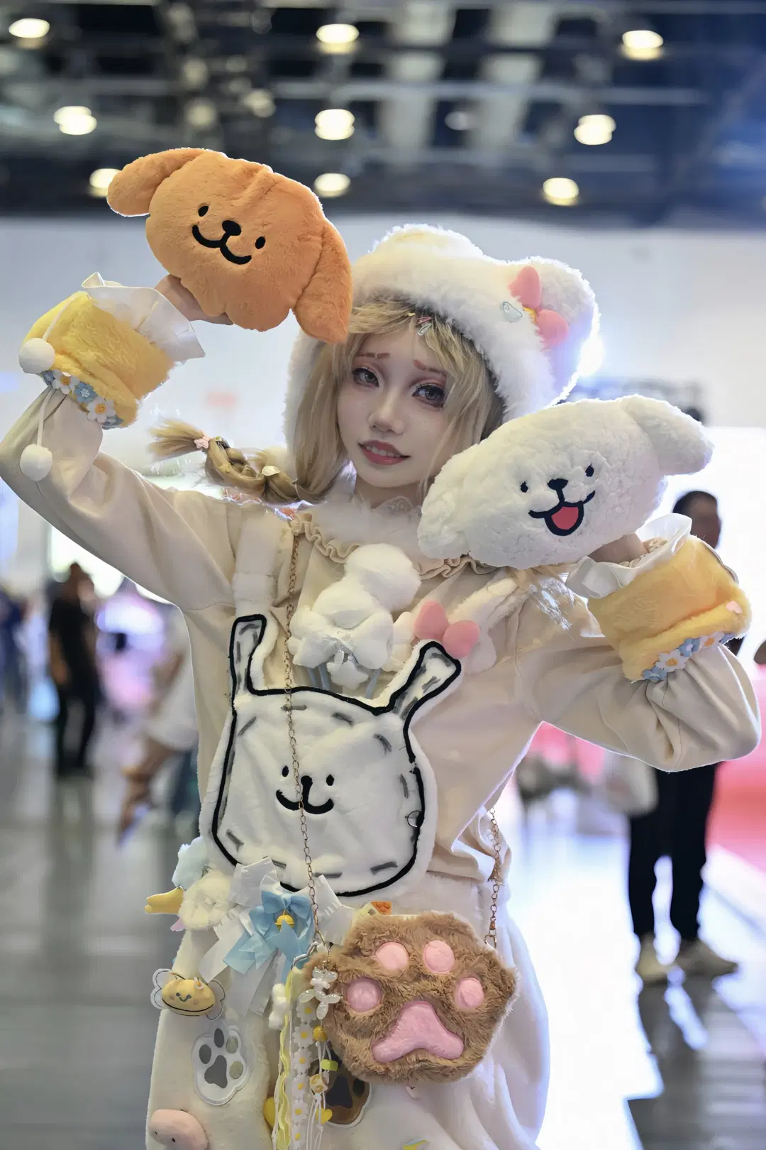 Convention Photos Collection: Multi-Style Coordinates Across Sweet-Cool Techwear and Fluffy Soft Aesthetics by 小非 - Image 7
