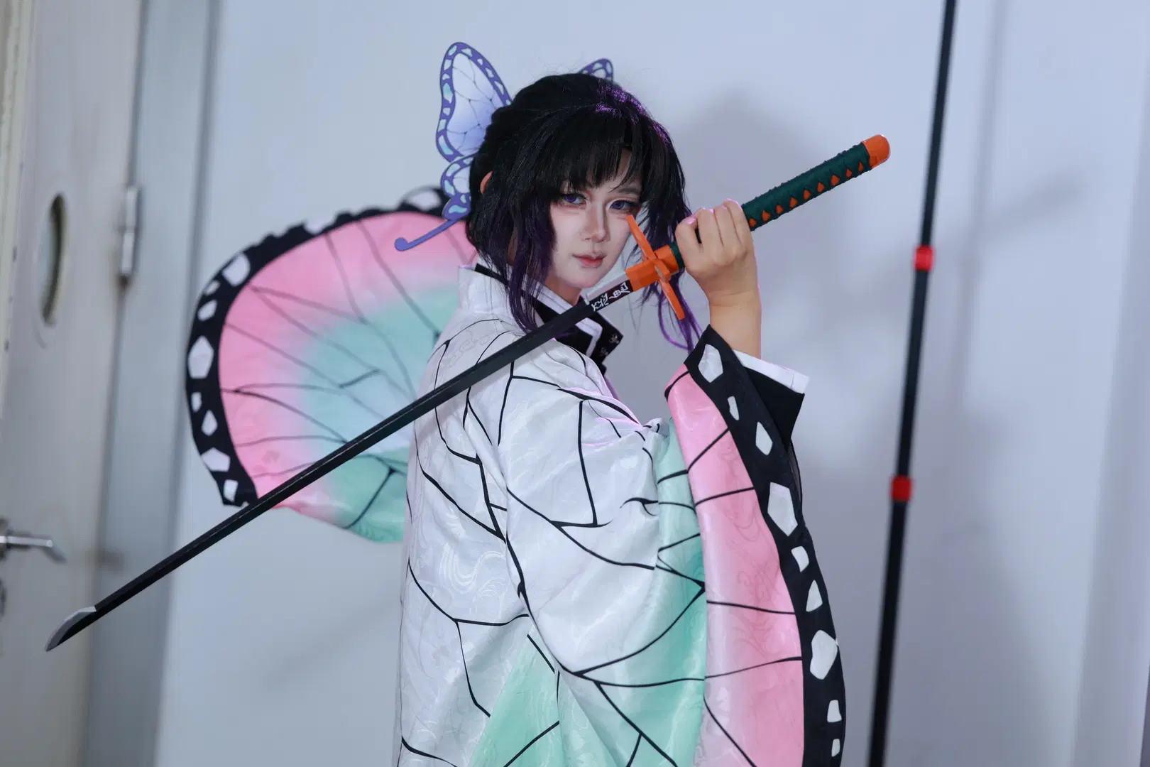 【Shinobu Kochou cosplay】Demon Slayer: Convention Photo at Jing'an Joy City — Flawless Shots with Purple Light and Precise Poses by 次元重启 - Image 3