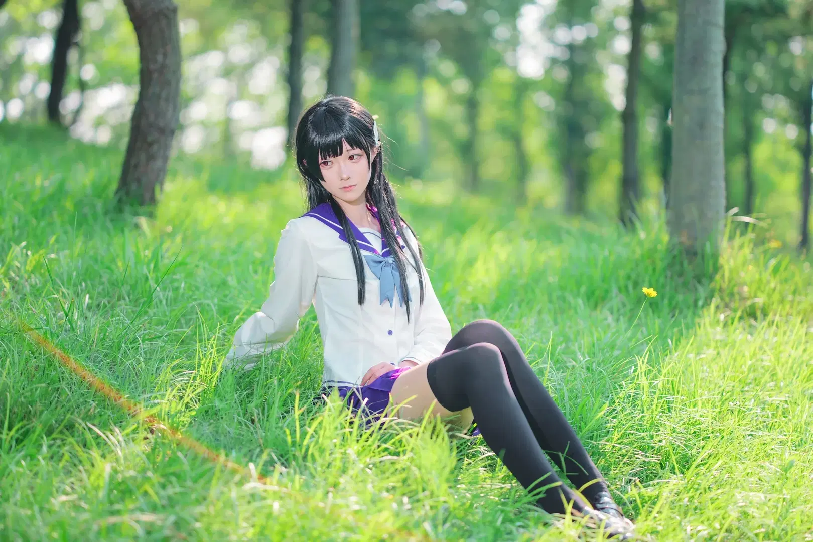 【Sankarea: Undying Love cosplay】Endless Summer of Hydrangea: Sailor Suit Maiden Amidst Blossoms (Anime-style photography & Black stockings) by 段景 - Image 3