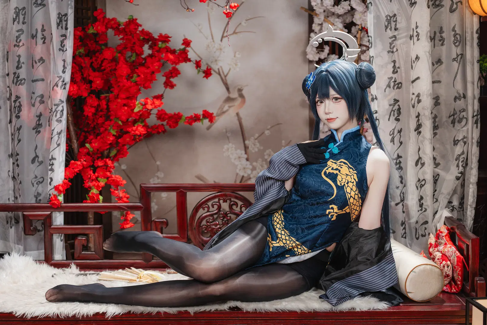 [Misaki cosplay] Blue Archive: Misaki Qipao Look Delivering Anime Legs by 德蒙特多子 - Image 2