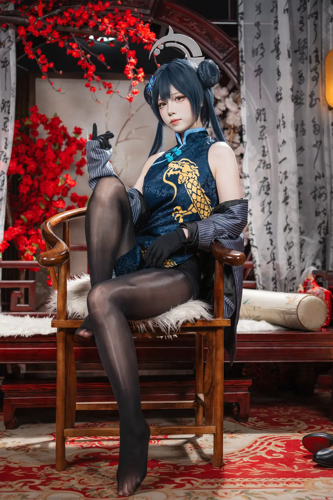 [Misaki cosplay] Blue Archive: Misaki Qipao Look Delivering Anime Legs by 德蒙特多子 - Image 4