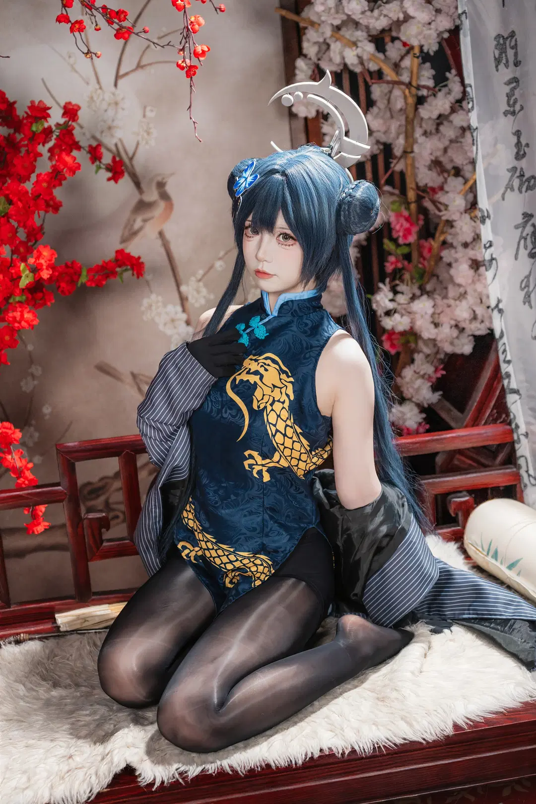 [Misaki cosplay] Blue Archive: Master's Chinese-Style Qipao & Black stockings Look by 德蒙特多子 - Image 3