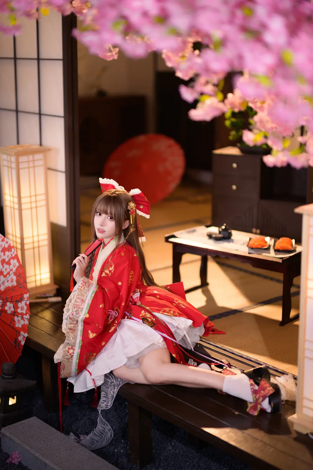 Touhou Project, Japanese style cosplay, Japanese-style studio photography, Putao cosplay, Red and gold furisode