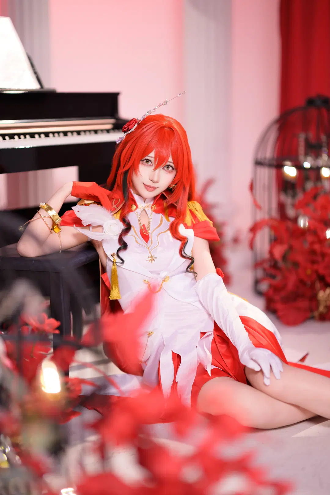 [Himeko cosplay] Honkai: Star Rail Himeko Embarks: Ornate Clash of Red-and-White Gown and Lance by 银河天路 - Image 5