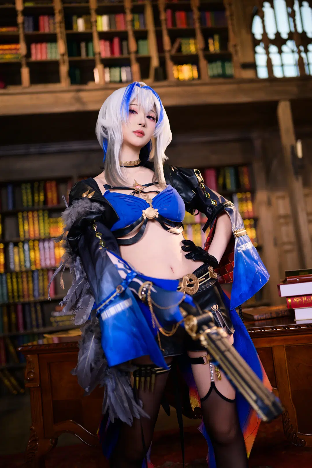 【嘉贝莉娜cos】鸣潮 复古图书馆里的暗夜特工 - 银河天路 - 第7张