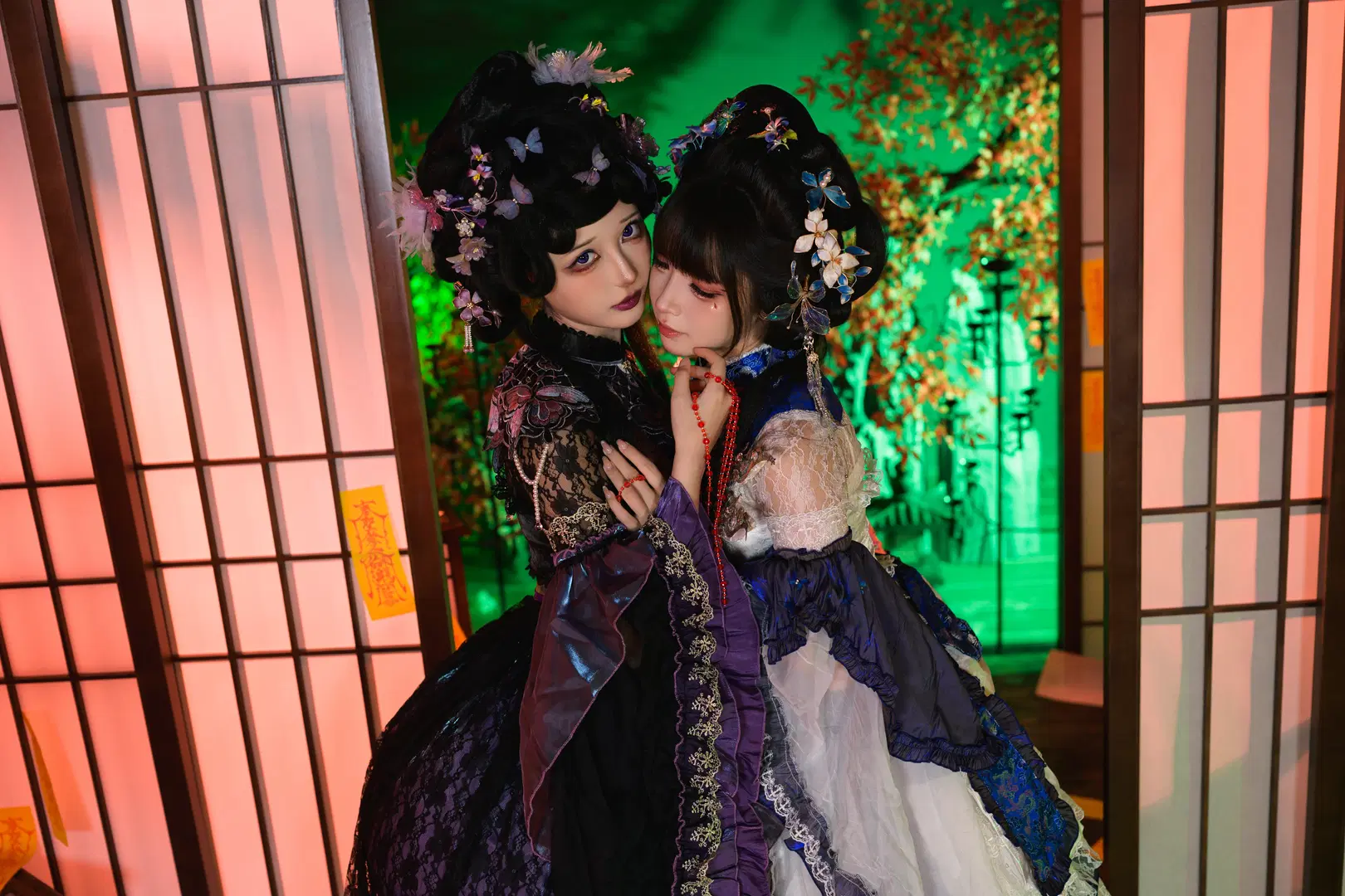 [Doll Lolita] Dark Gothic style Doll Twins: A Gothic Atmosphere in Red-and-Green Contrast by 银河天路 - Image 6