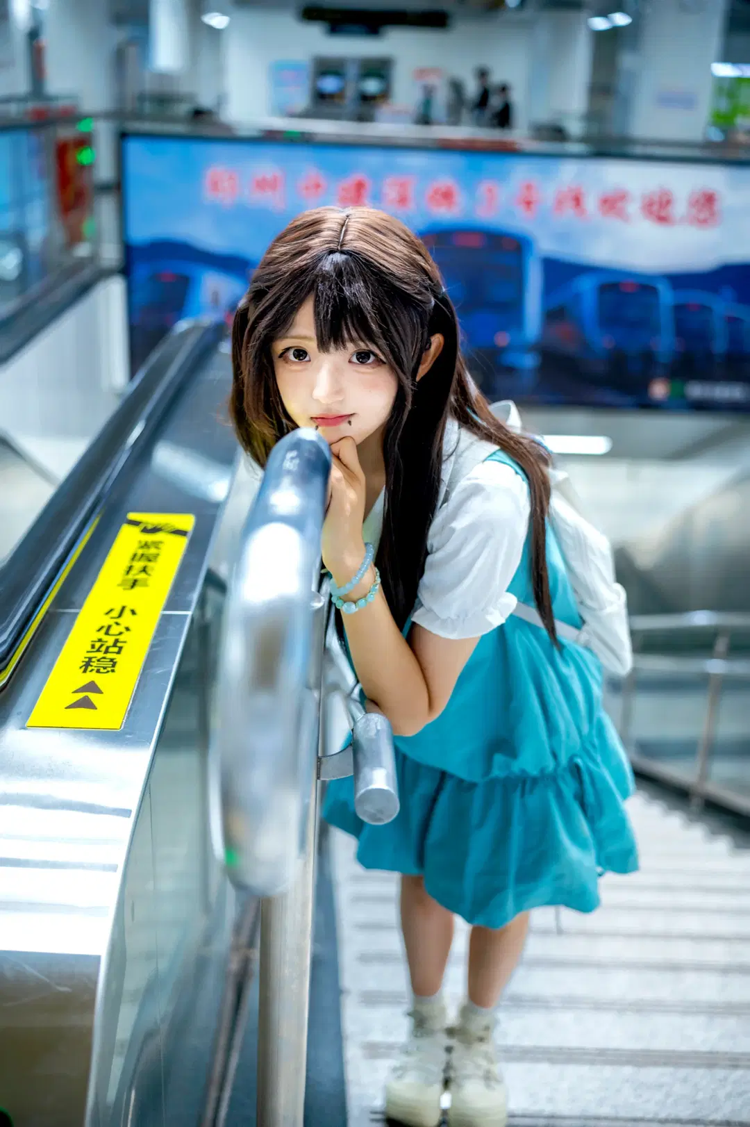 【くまクマ熊ベアー】水色の元気少女、地下鉄で切り取る日本風撮影の日常スナップ - z包包 - 3枚目