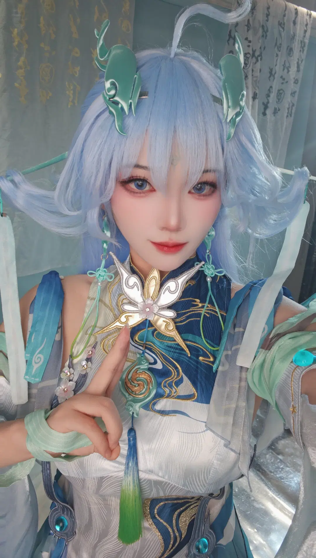 The Cut and Fabric of the Blue Xianxia Style Cosplay Outfit Are Absolutely Stunning by 三鹿鹿鹿与新城 - Image 3