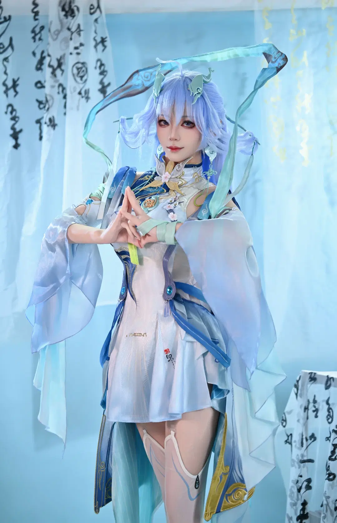 【清宵コスプレ】『鳴潮』鎮玄司の騎兵、剣と共に往く - 三鹿鹿鹿与新城 - 3枚目