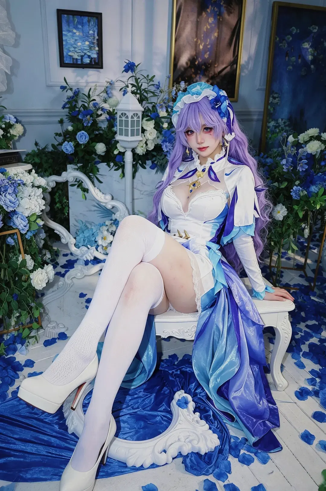 Wuthering Waves, Anime-style photography, White stockings, Cantarella Fisalia cosplay, blue and white theme
