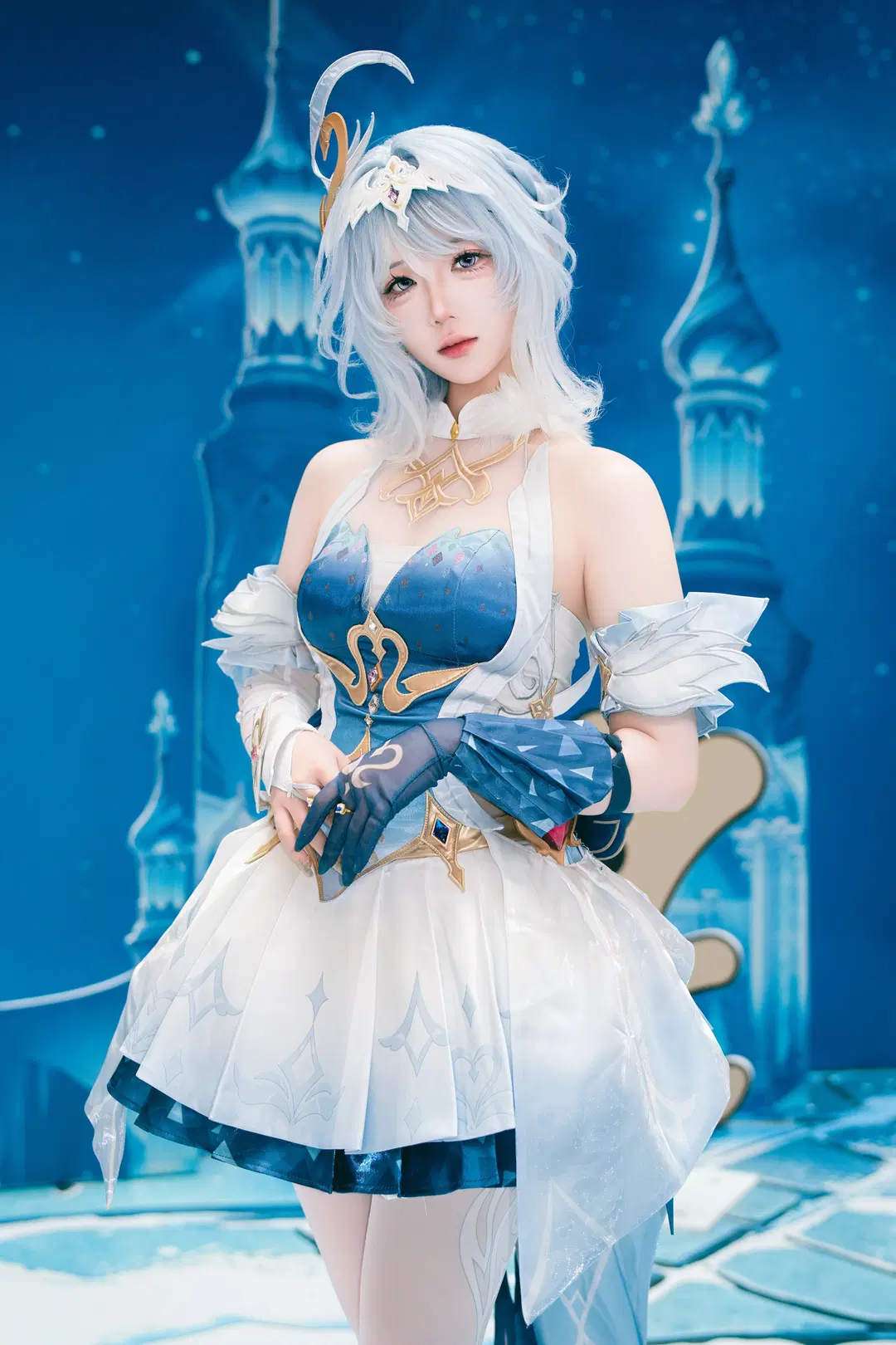 Genshin Impact, White stockings, Odette cosplay, Genshin Impact Meituan collaboration, Snezhnaya Special Dispatch: Chill On-the-Go