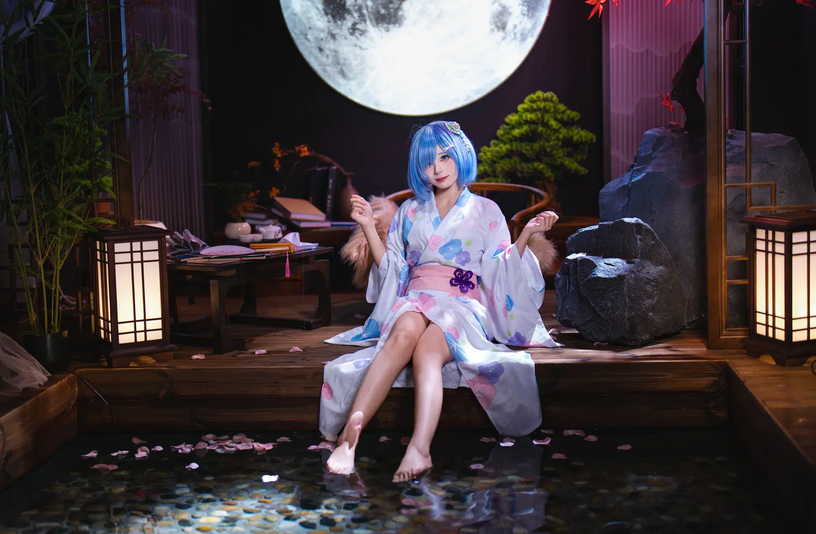 【レム コスプレ】『Re:ゼロから始める異世界生活』月光に揺れる和風浴衣の水撮影グラビア - OUKAI - 2枚目