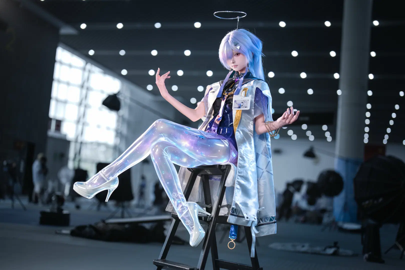 [モーニエ コスプレ] 鳴潮 イベント写真、ホログラフィックな星空とメカニカルな光輪の衝突 - OUKAI - 3枚目