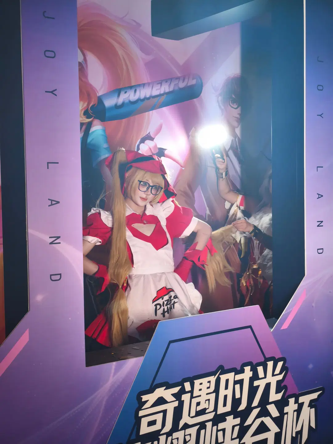 紅白配色女僕裝搭配金髮雙馬尾的商演存檔 - GG - 第2張