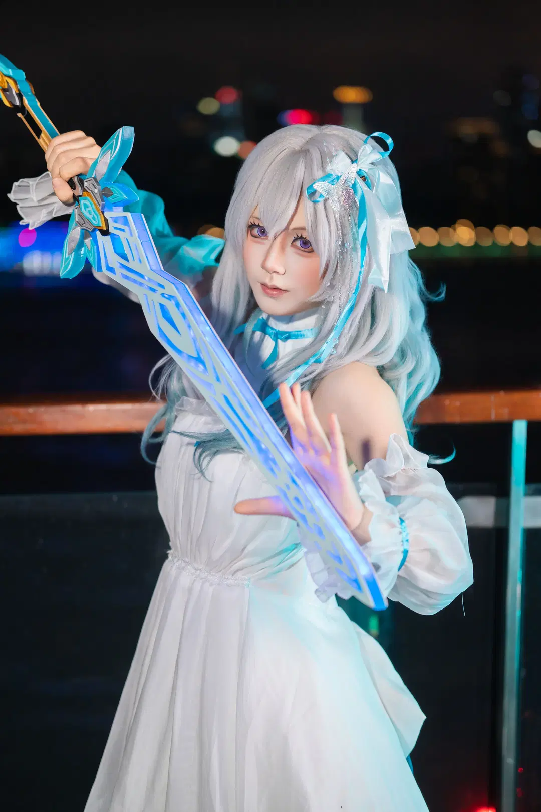 【流螢cos】崩壞星穹鐵道夜光下的白裙與熒光劍 - GG - 第4張