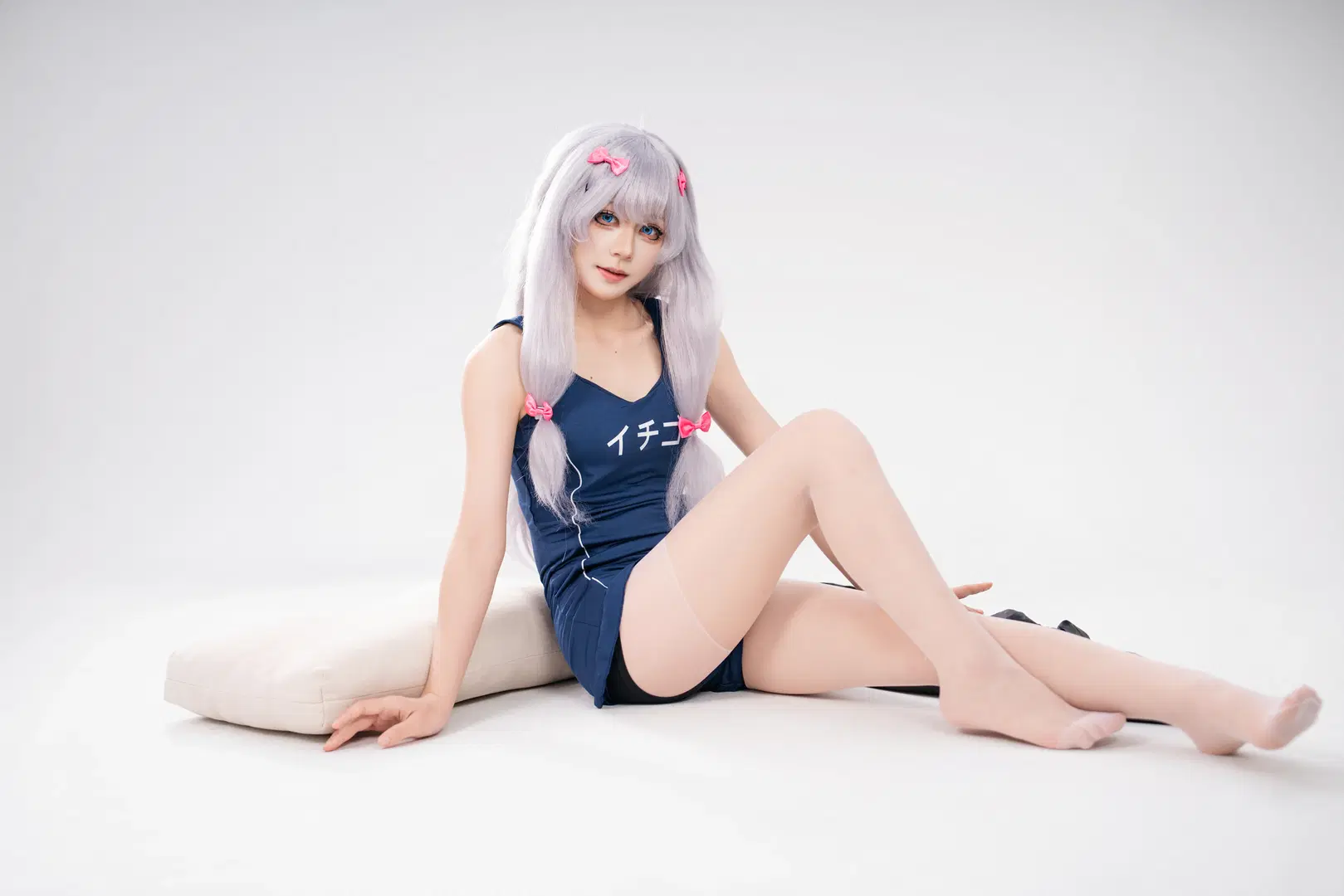 【和泉紗霧 コスプレ】『エロマンガ先生』定番の水着撮影記録 - GG - 3枚目