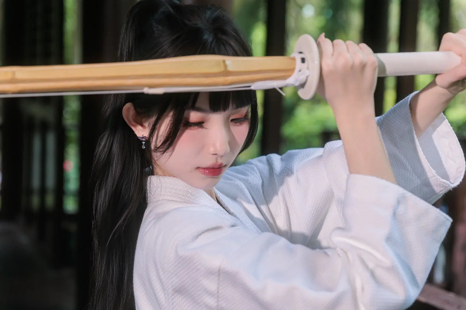 日系剑道服与竹剑的午后光影 - 墨离 - 第2张