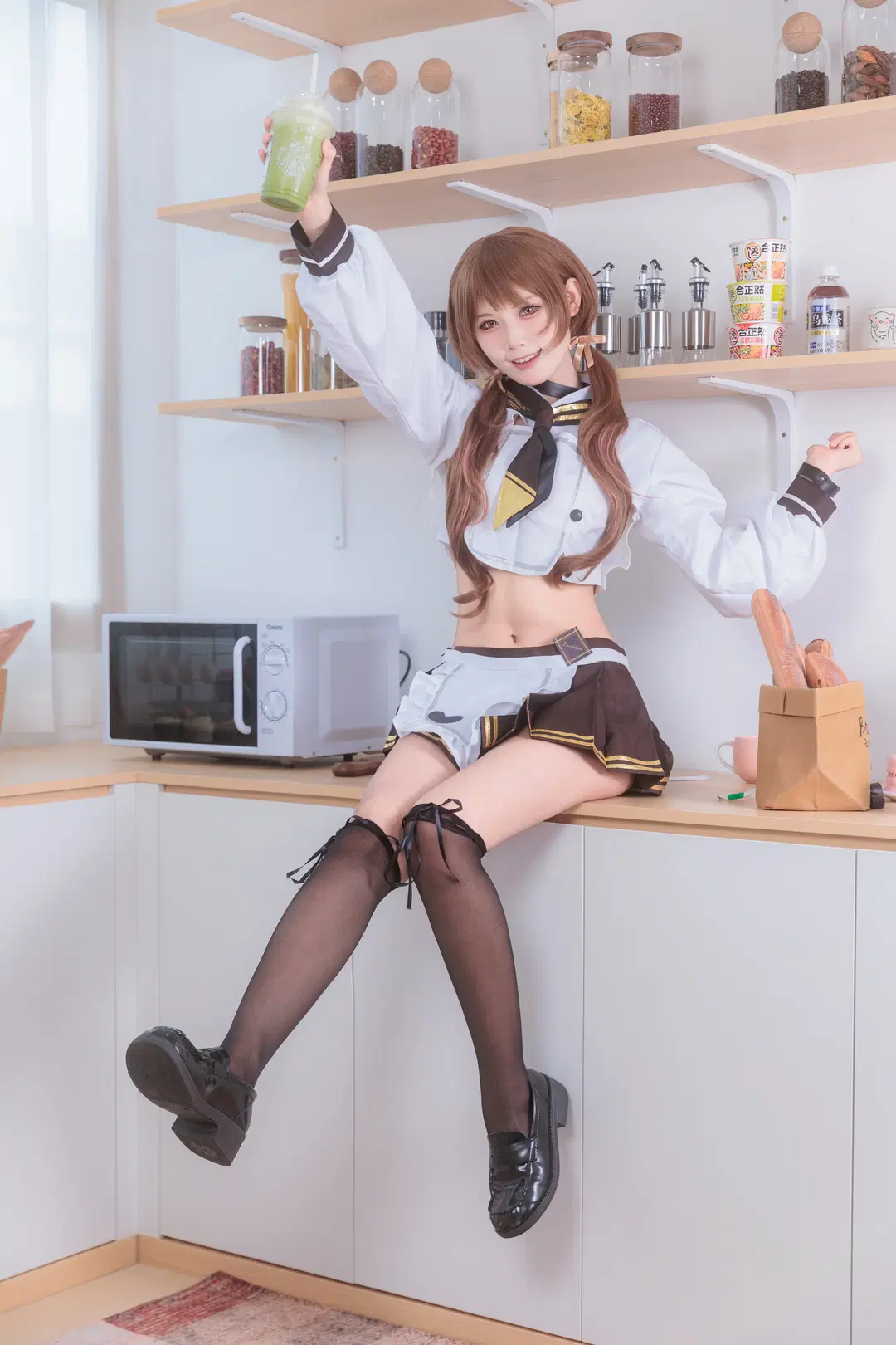 二次元cosplay, 黑丝, 制服少女, NIKKE 胜利女神, 布雷德cos