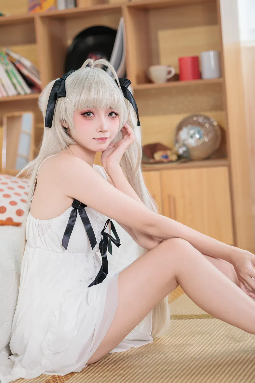 【春日野穹 コスプレ】銀髪かわいいツインテールの畳部屋、昼下がりの癒やしおうちポートレート - 墨离 - 4枚目