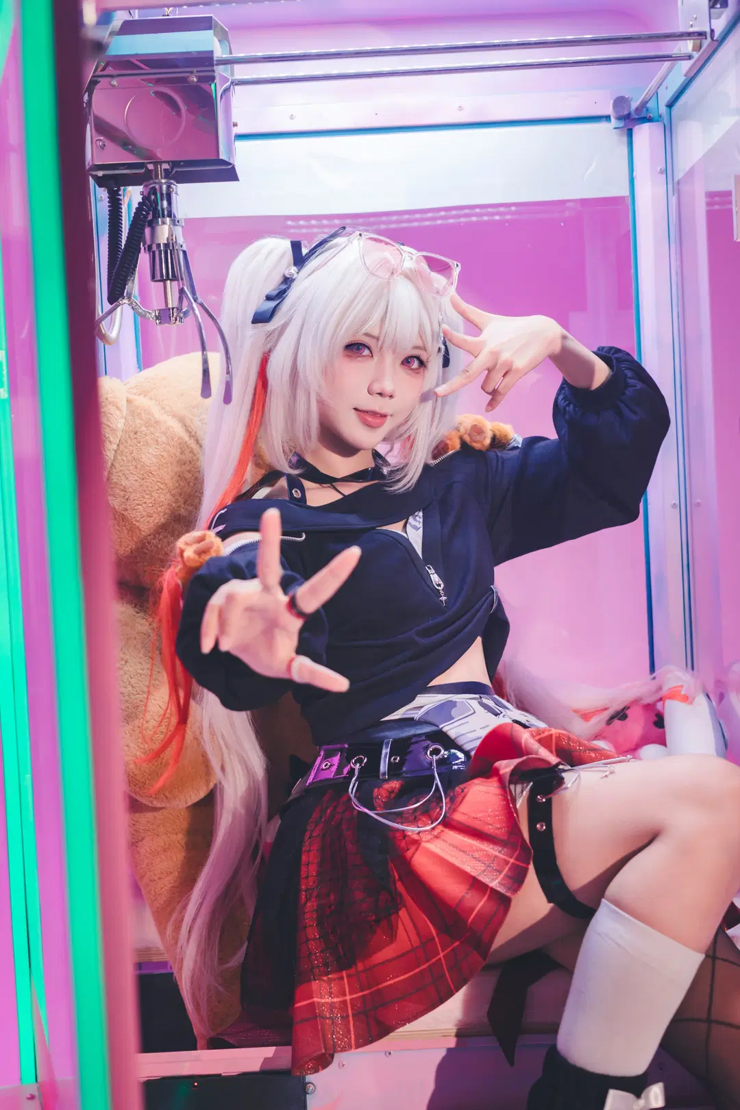 [Sparkle cosplay] Honkai: Star Rail Neon Claw Machine Shoot Log by 墨离 - Image 2