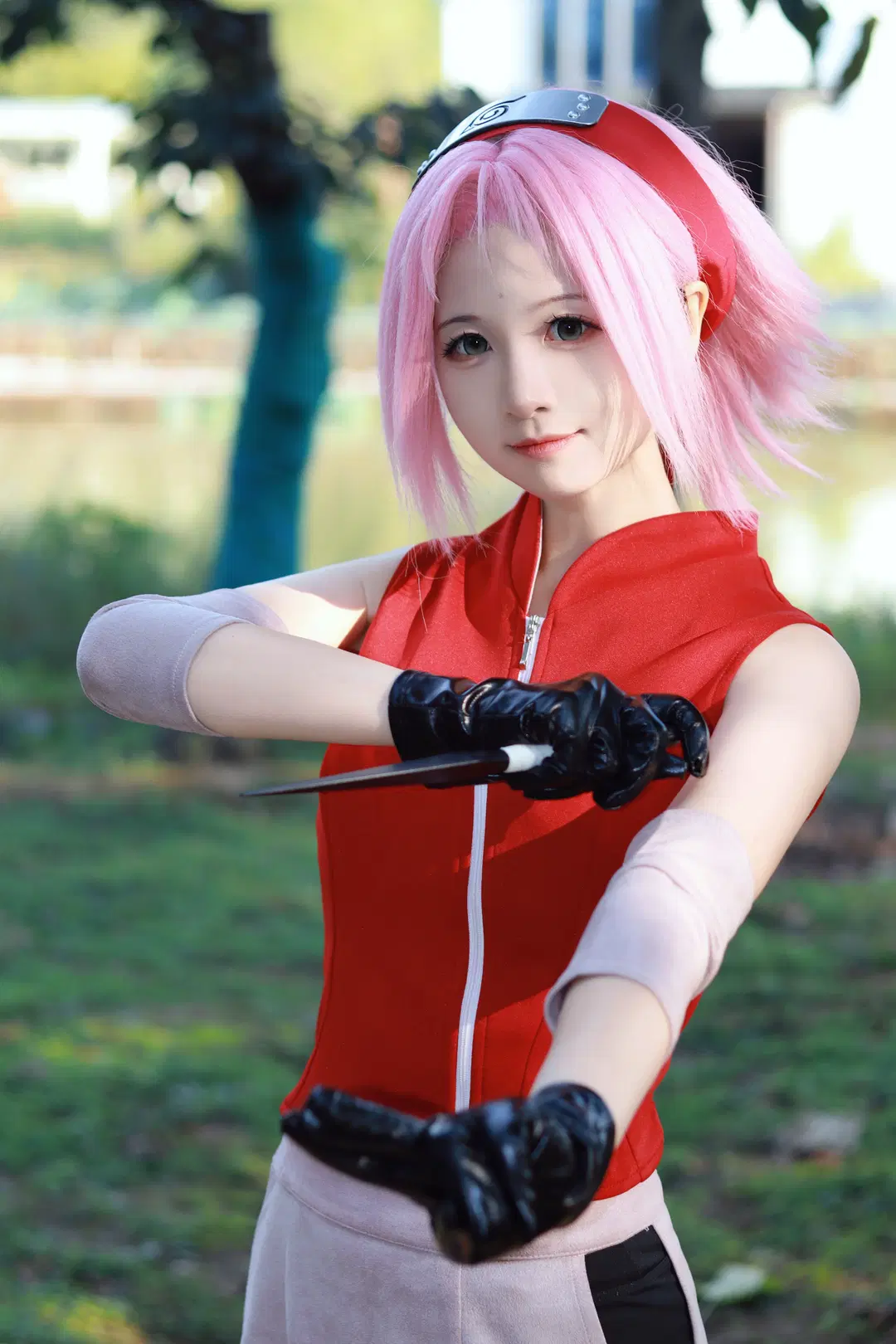 【春野樱cos】火影忍者中的粉色身影，经典红衣造型还原 - 拉普拉斯妖 - 第2张
