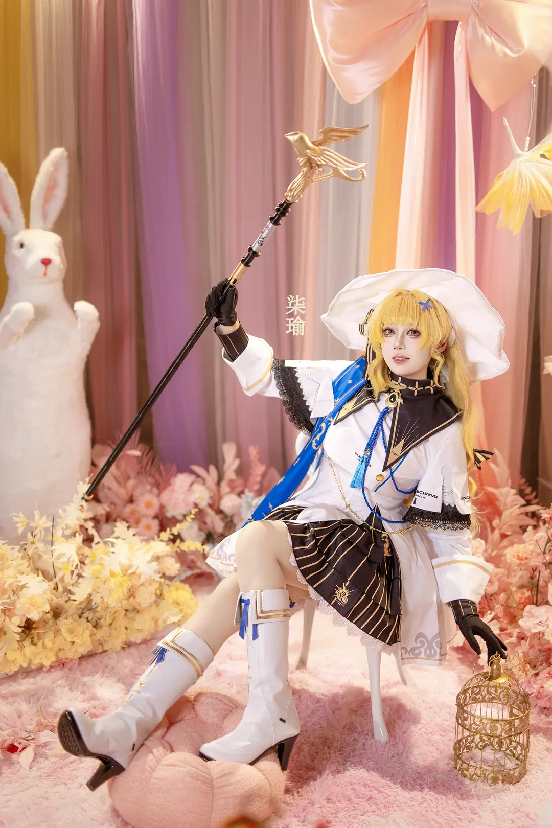 菲比cos, 鸣潮, 二次元cosplay, 游戏角色扮演, 鸣潮菲比