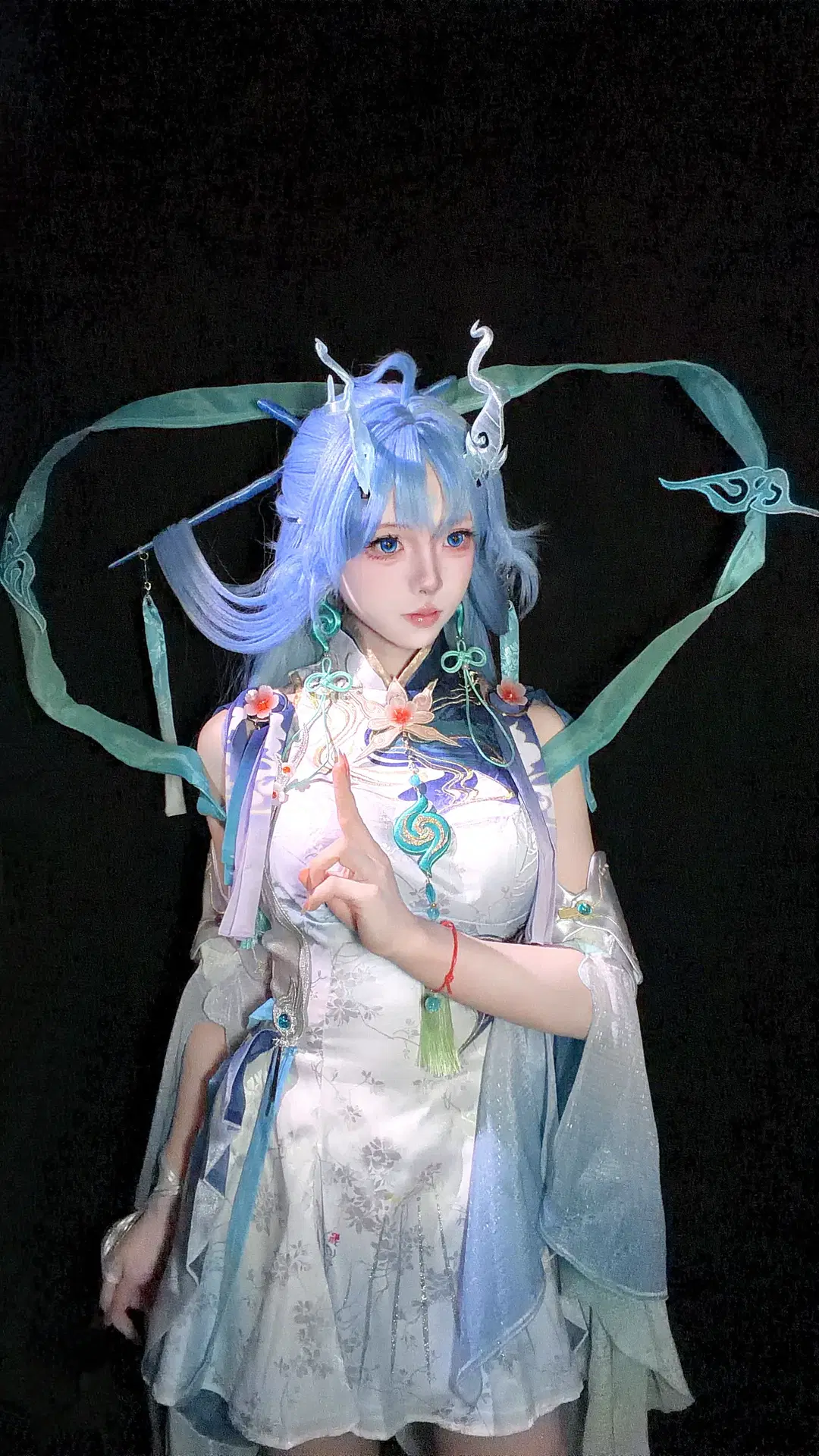鸣潮, 二次元cosplay, 国风cos, 清宵cos, 蓝发美少女