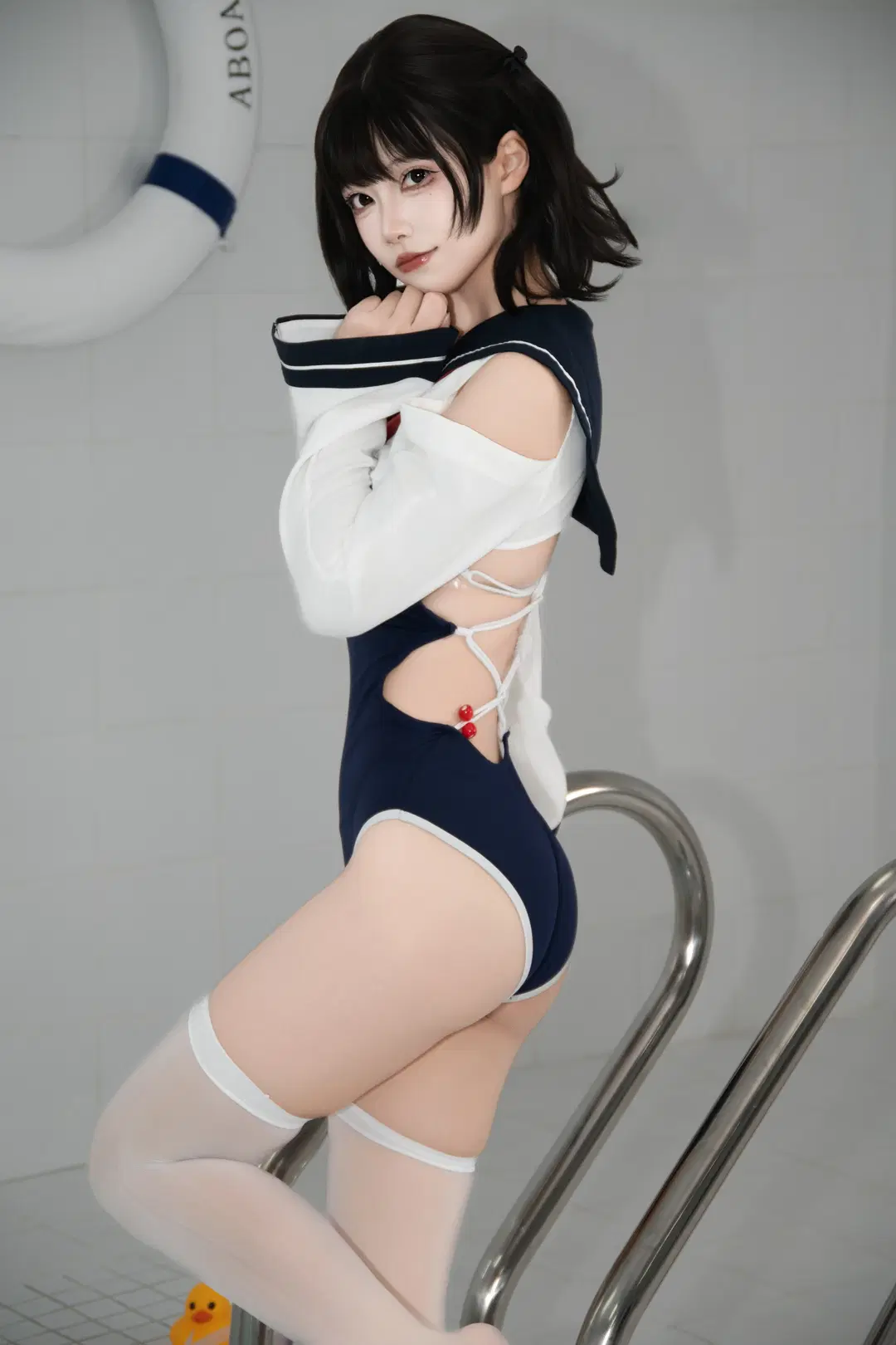夏日泳池死庫水，水手服與白絲的清涼碰撞 - 卷毛狒狒 - 第3張