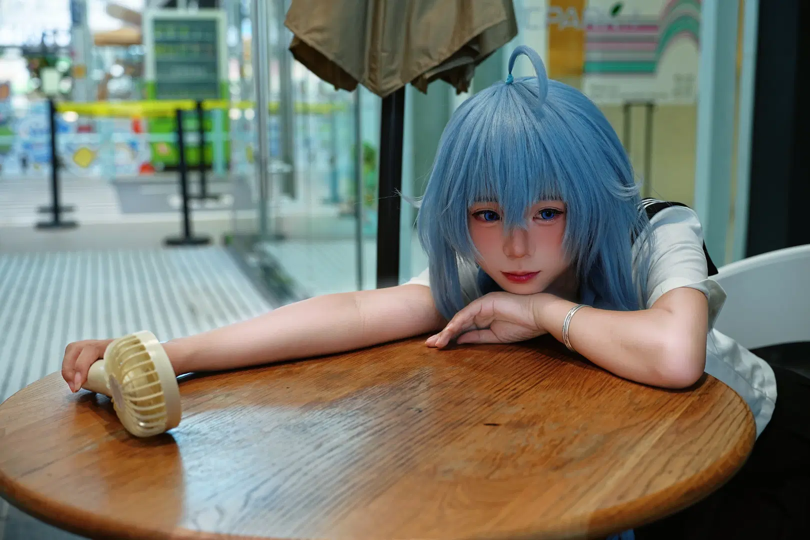 洛琪希cos, 无职转生, 水手服cos, 日常感写真, 手持风扇